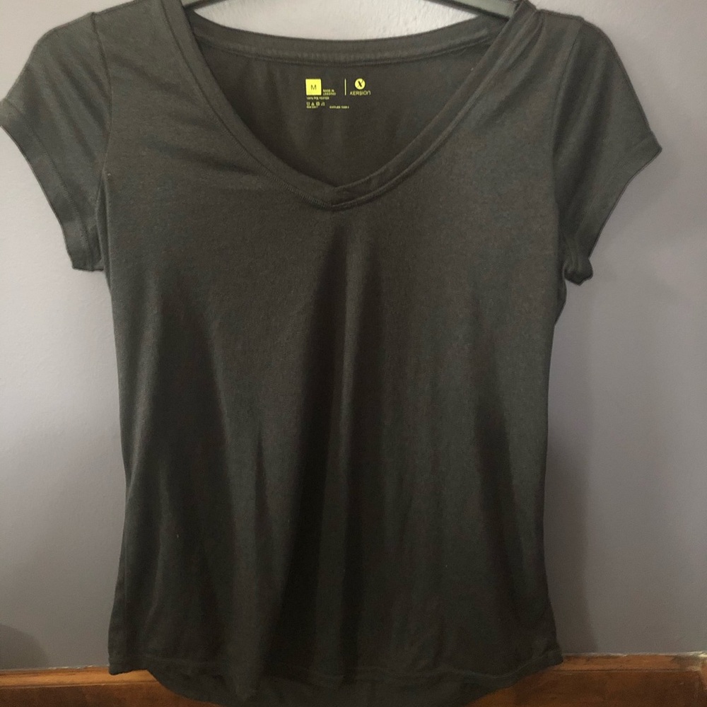 Light weight work out v-neck
